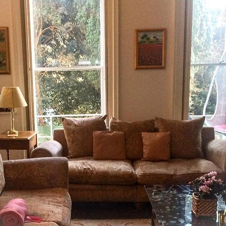 Huge Edwardian Room With 2 Balconies 法尔茅斯 外观 照片